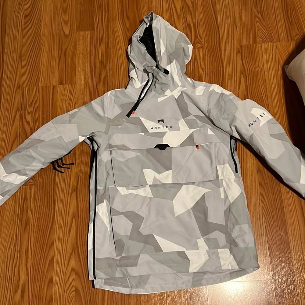 Brand new MONTEC ski jacket